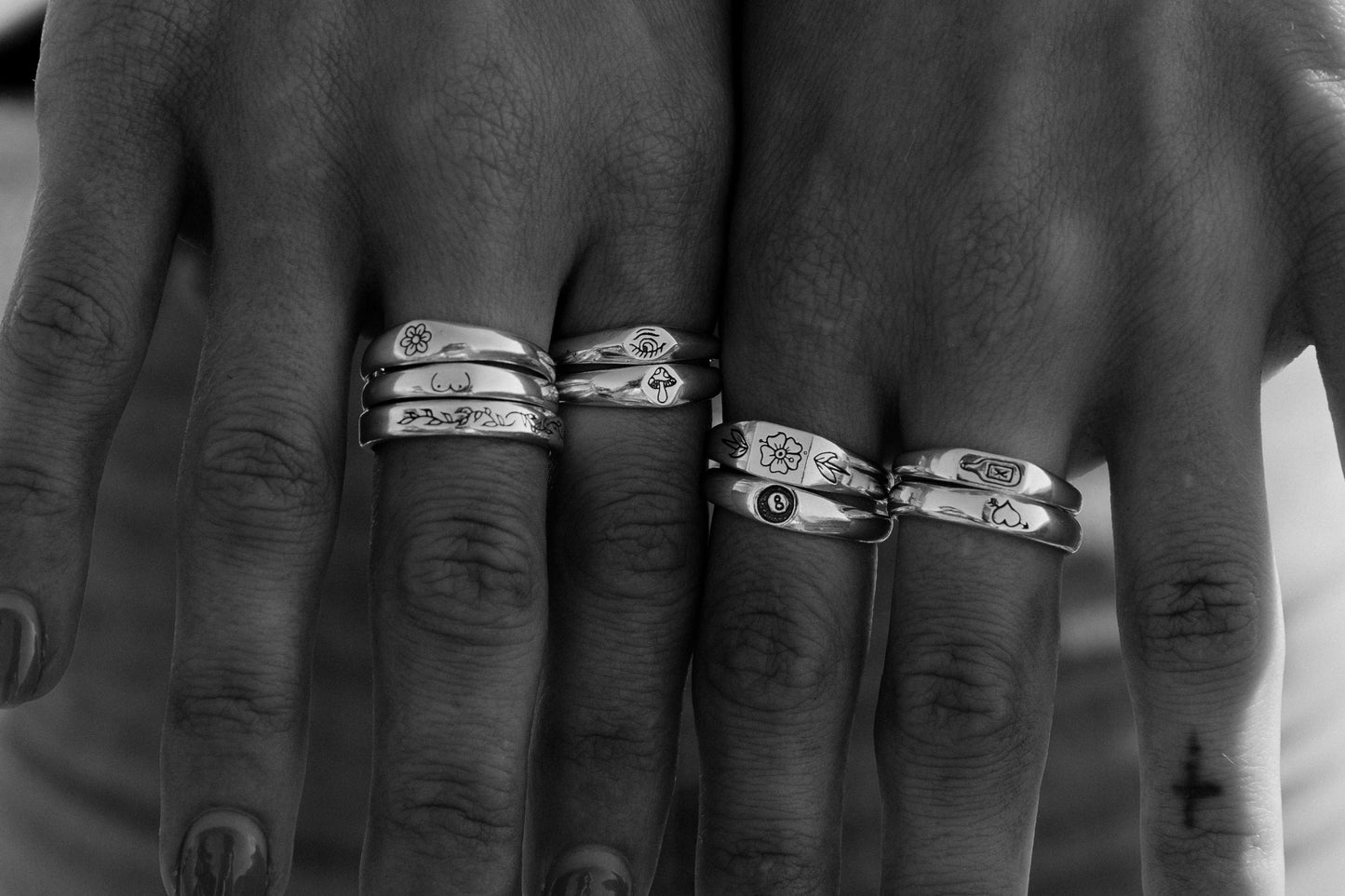 Cupid - 9ct. Stacker