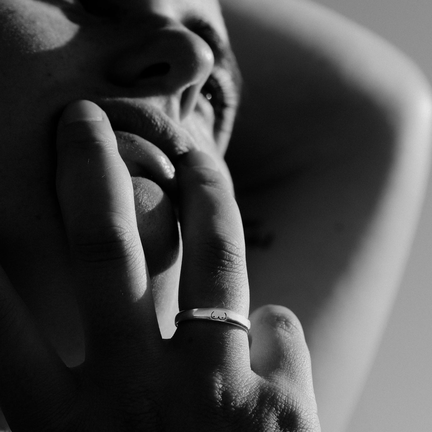 Boobs - 9ct. Stacker