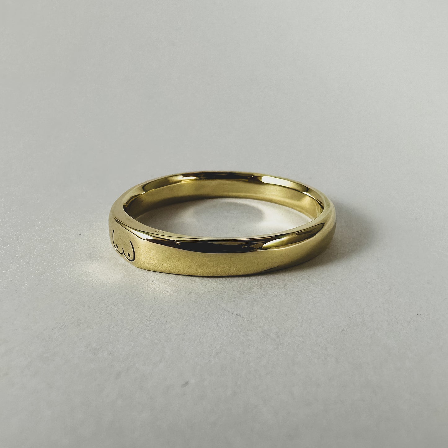 Boobs - 9ct. Stacker