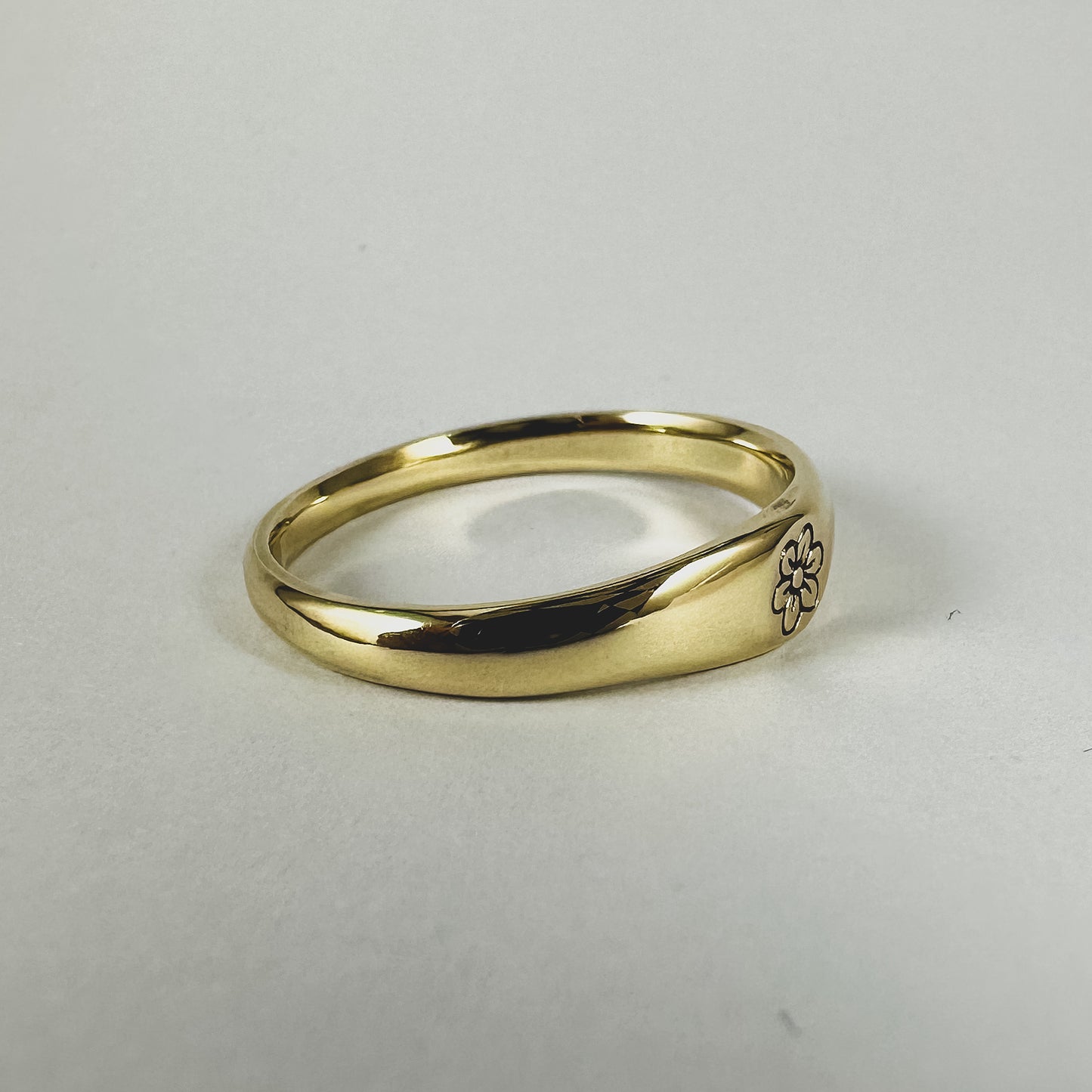 Flower - 9ct. Stacker