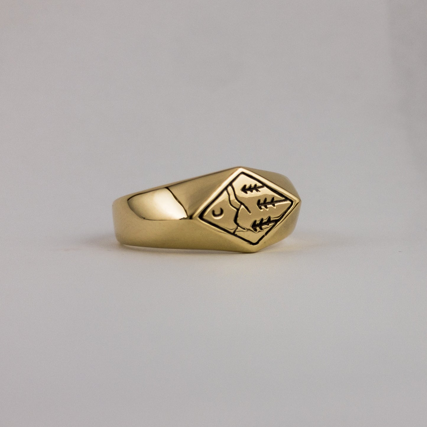 Alps - 9ct. Gold